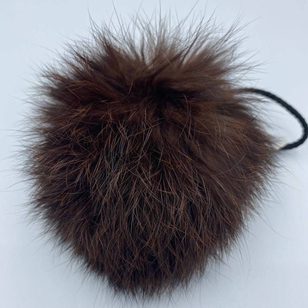 Pompom made of natural rabbit fur, chestnut 8-9 cm Pompom made of natural rabbit fur, chestnut 8-9 cm