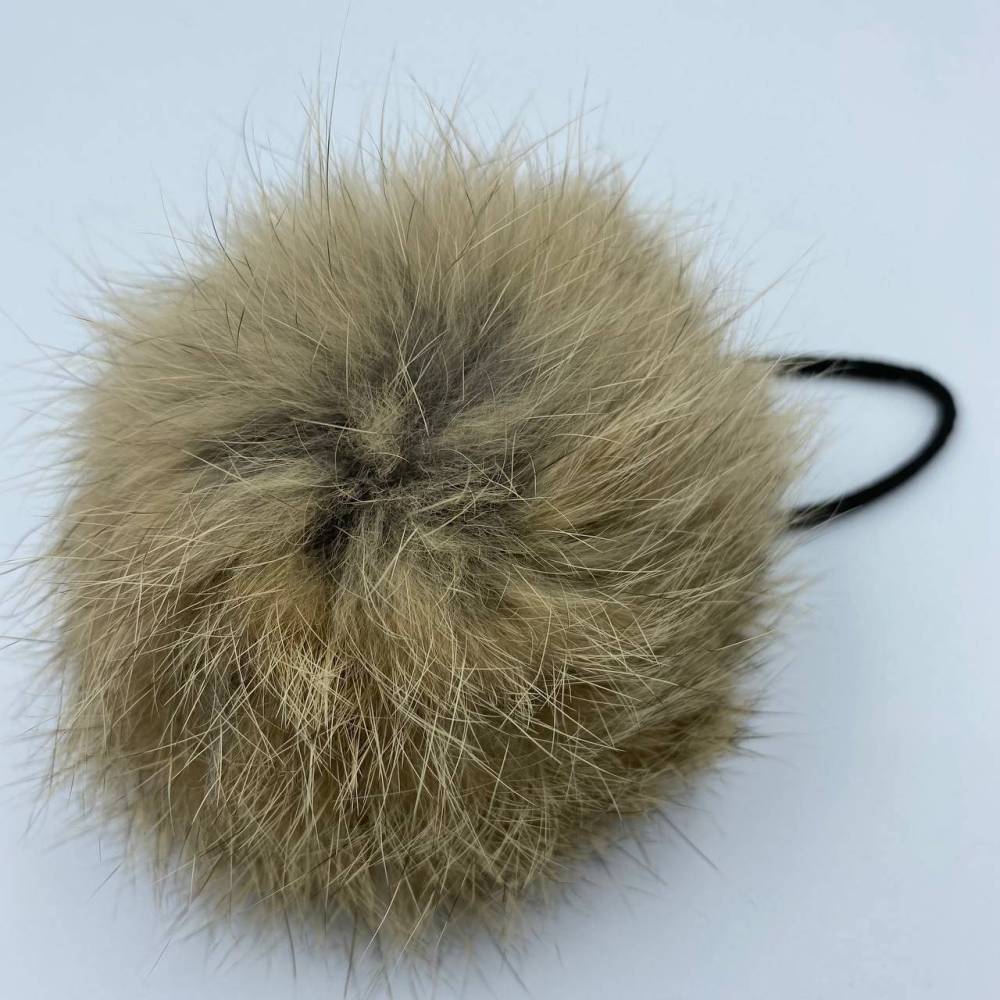 Pompom made of natural rabbit fur, beige melange 8-9 cm Pompom made of natural rabbit fur, beige melange 8-9 cm