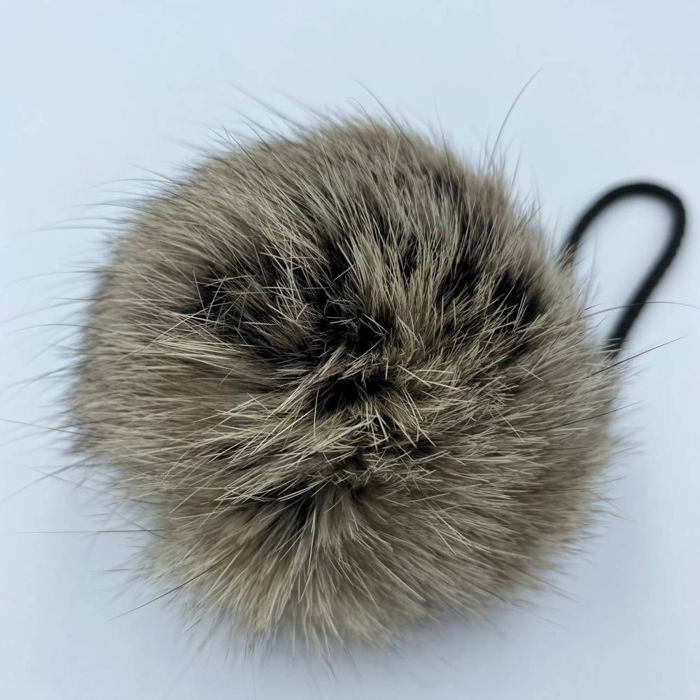 Pompom made of natural rabbit fur 8-9 cm Pompom made of natural rabbit fur 8-9 cm