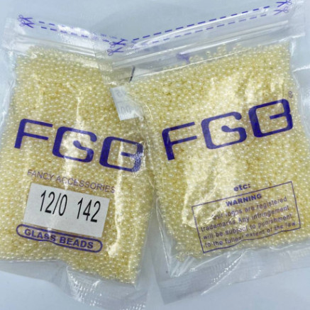 Beads calibrated 12/0 50g, cream glitter, 142