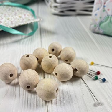 Round beads, wooden, polished, not painted Ø 18 mm, 10 pcs.