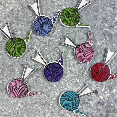 Decorative wooden button, Ball of colored thread, 30 mm