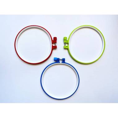 Plastic hoop with screw, diameter 17 cm