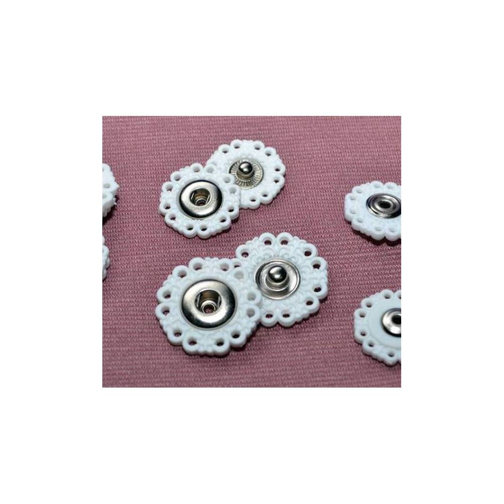 Sew-on button, shaped, white, 18 mm