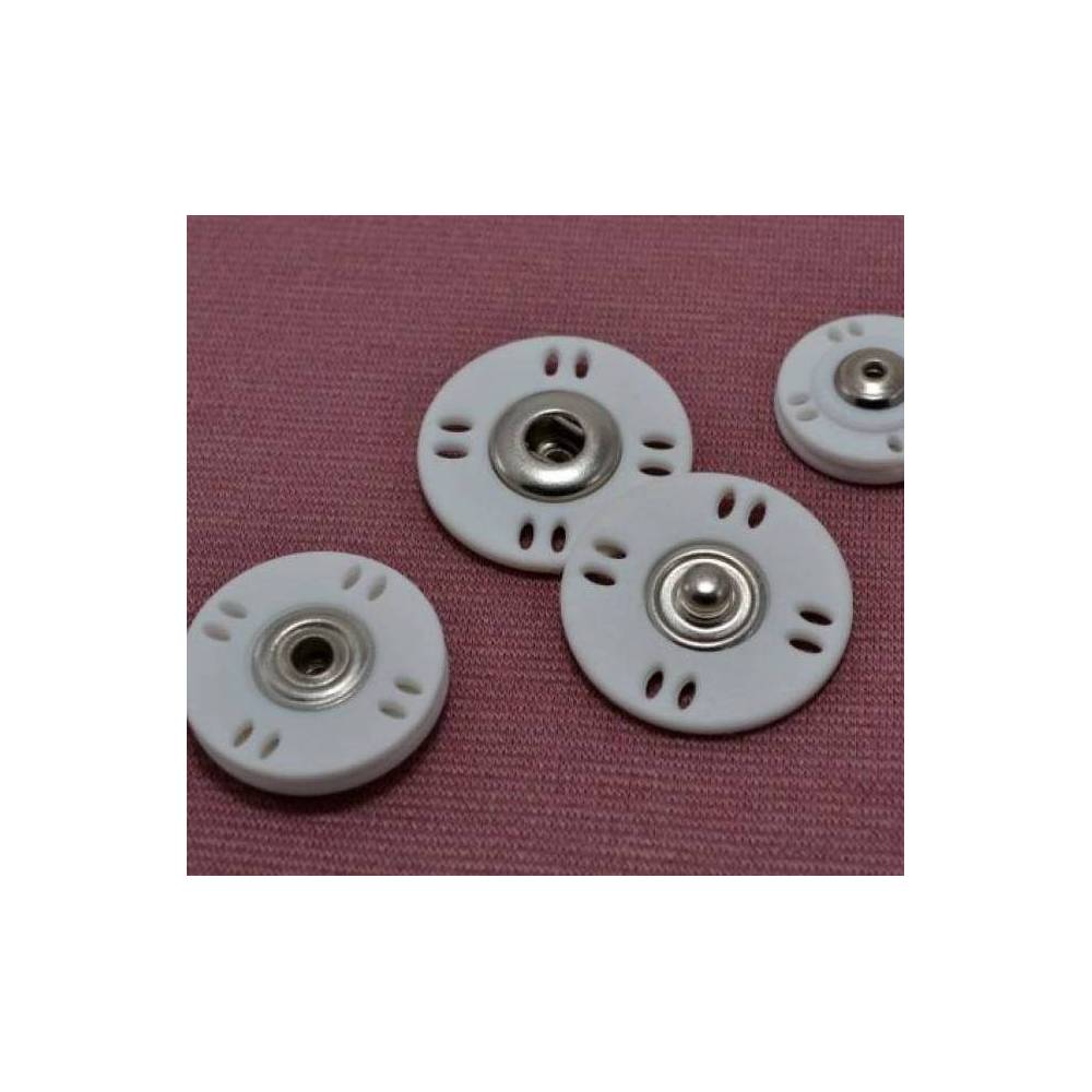 Sew-on button white 26 mm