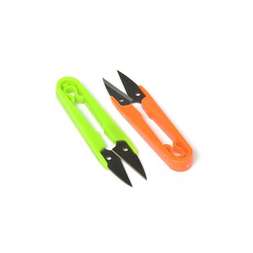 Scissors for cutting threads and seam spreading
