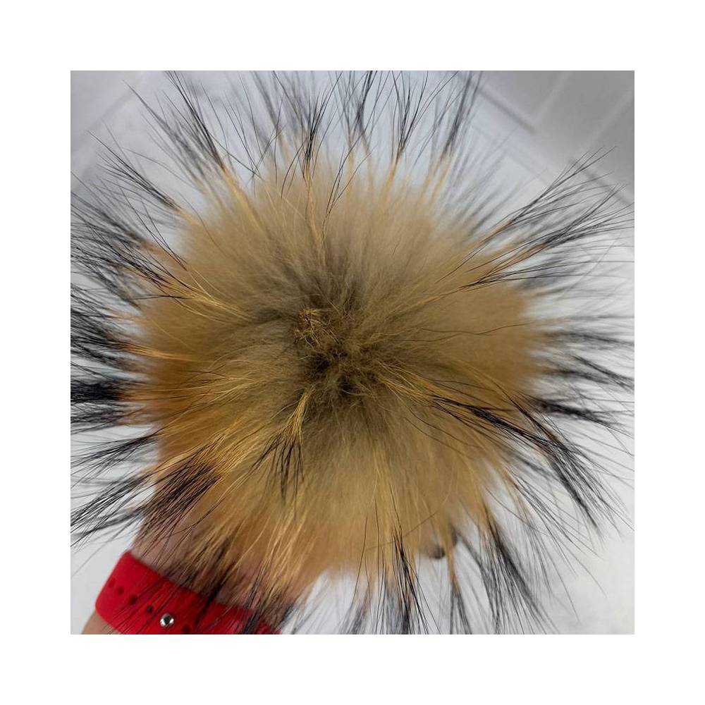 Pompom made of natural raccoon fur 17-20 cm Pompom made of natural raccoon fur 17-20 cm