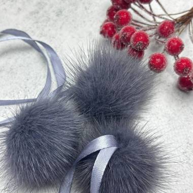 Pompom made of natural mink fur, smoky 5-6 cm