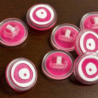 Plastic button on a leg, raspberry, 14 mm