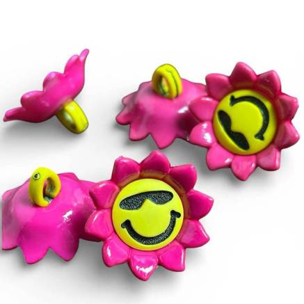 Plastic button, Smiley flower, 18 mm