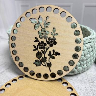 Wooden round openwork bottom, 12 cm (461/12)