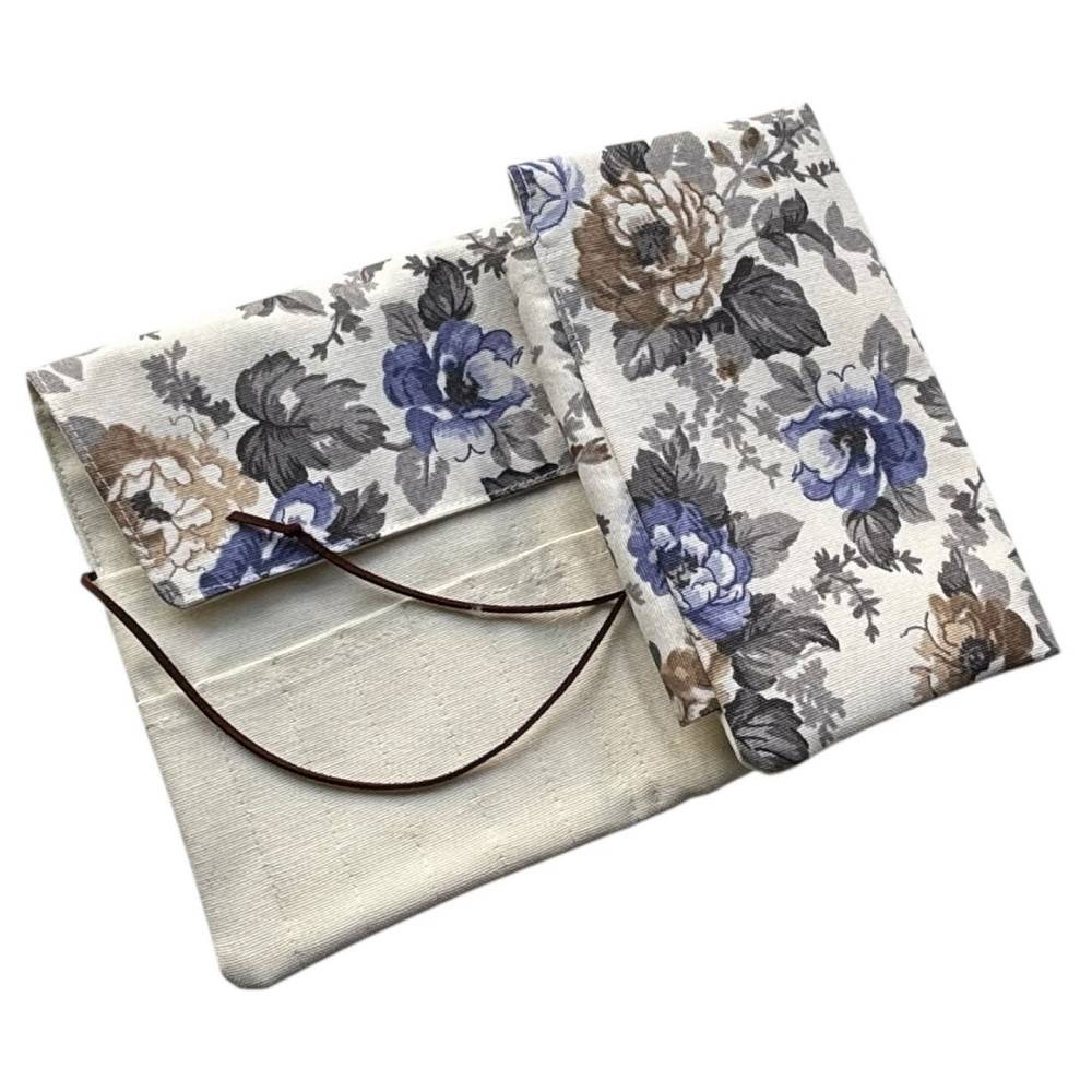 Floral organizer for knitting needles and crochet hooks
