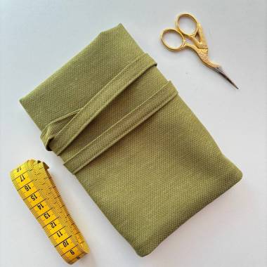 Olive knitting needle and crochet hook organizer