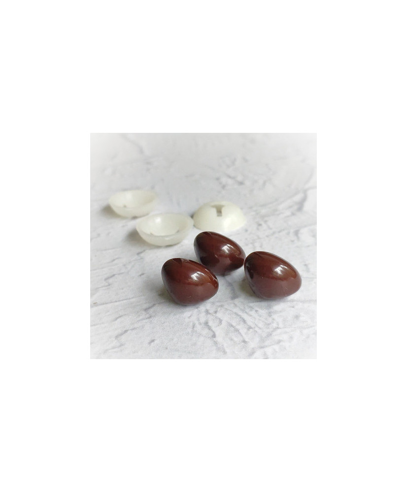 Triangular nose for toys Premium brown 15 mm Triangular nose for toys Premium brown 15 mm